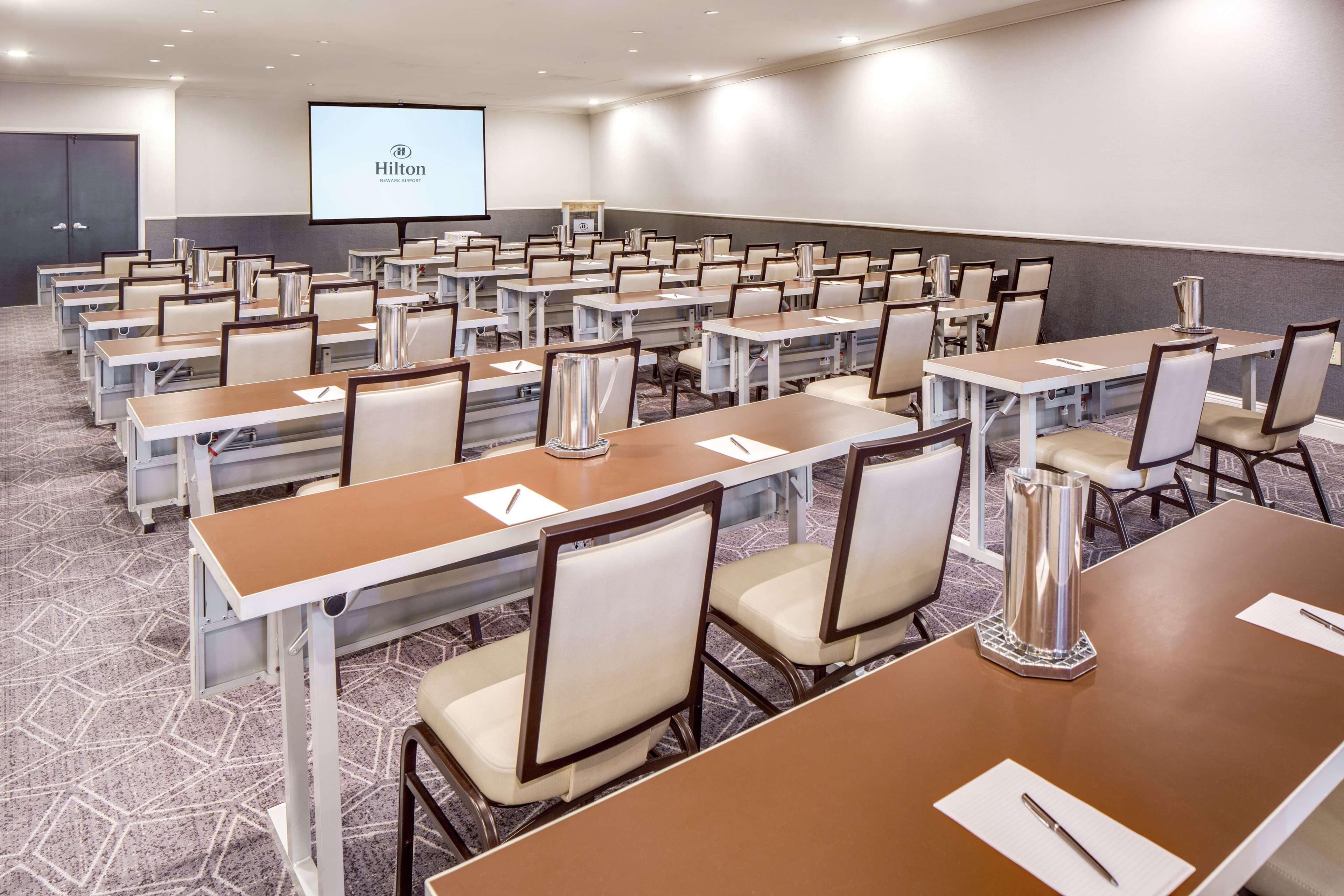 Hilton Newark Airport Hotel 3*
